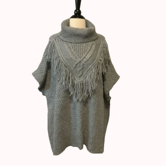 NWT New Coco + Carmen Gray knit fringe sweater poncho O/S - Picture 1 of 14